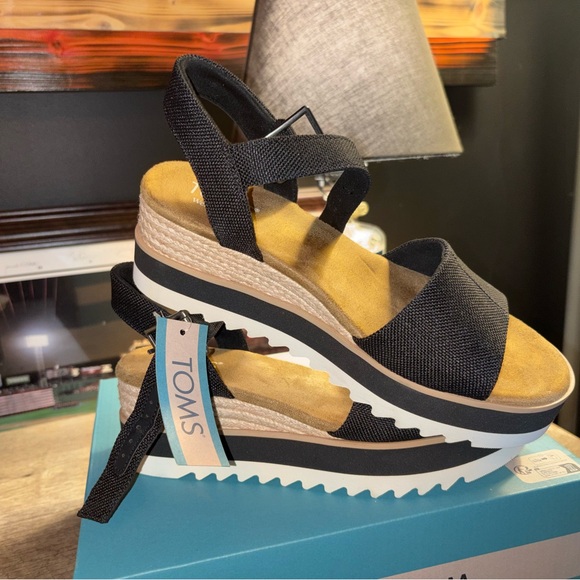 Toms Black Wedge Sandals - Picture 2 of 5